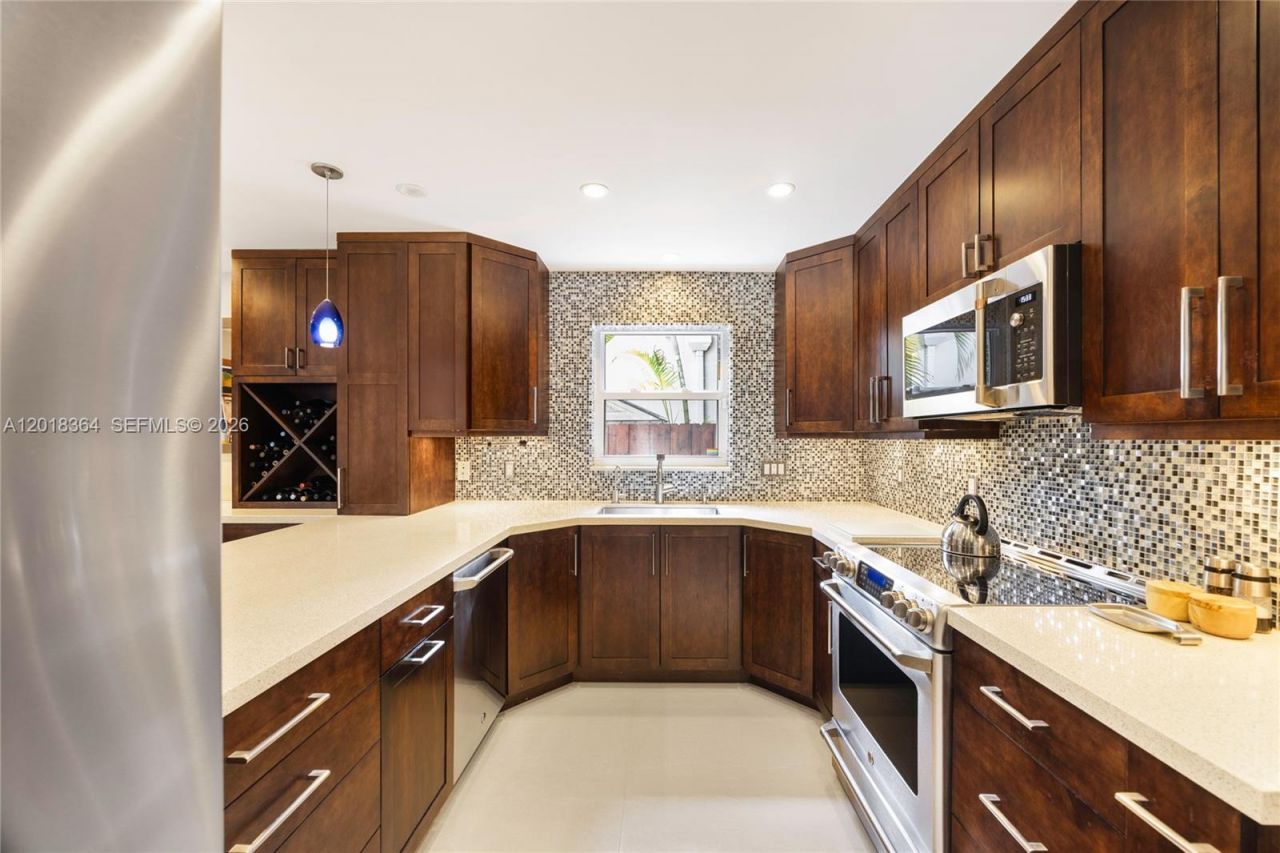 2721 SW 22nd Ave, Unit C, Coconut Grove, FL 33133 Photo