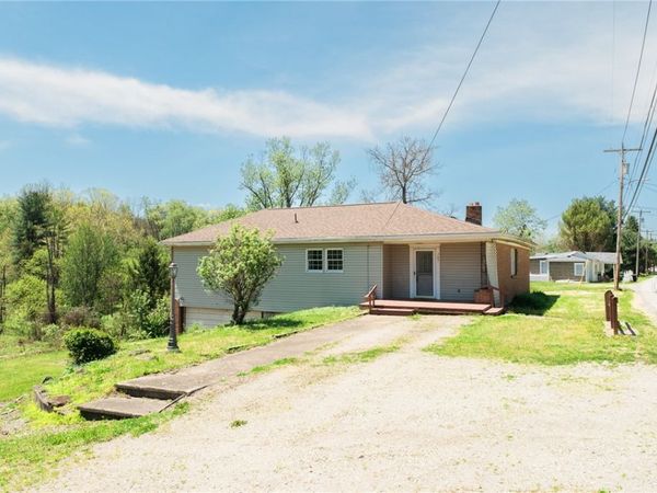 747 Frbk Herbert Rd, New Salem, PA 15468
