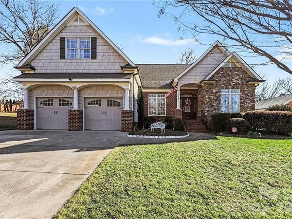 115 Town Lot Drive , Pfafftown, NC 27040