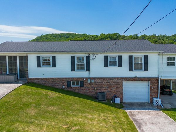 110 Hillcrest Drive, Harriman, TN 37748