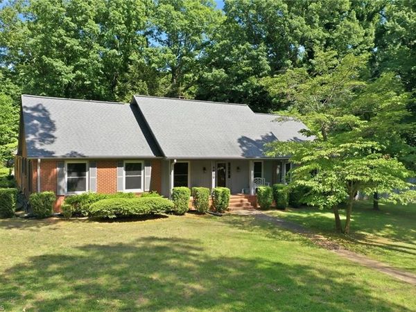 4839 Forest Lake Drive , Mebane, NC 27302