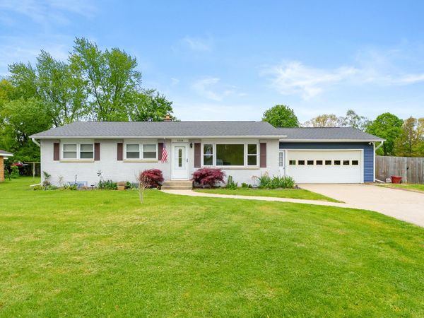 6806 Oakland Drive, Portage, MI 49024