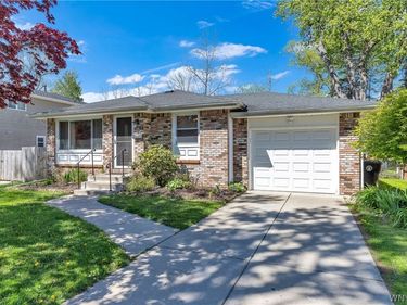 43 Glendale Drive, Lancaster, NY 14086