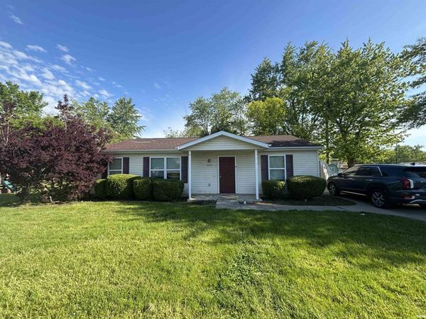 3813 E Maple Grove Avenue, Fort Wayne, IN 46806