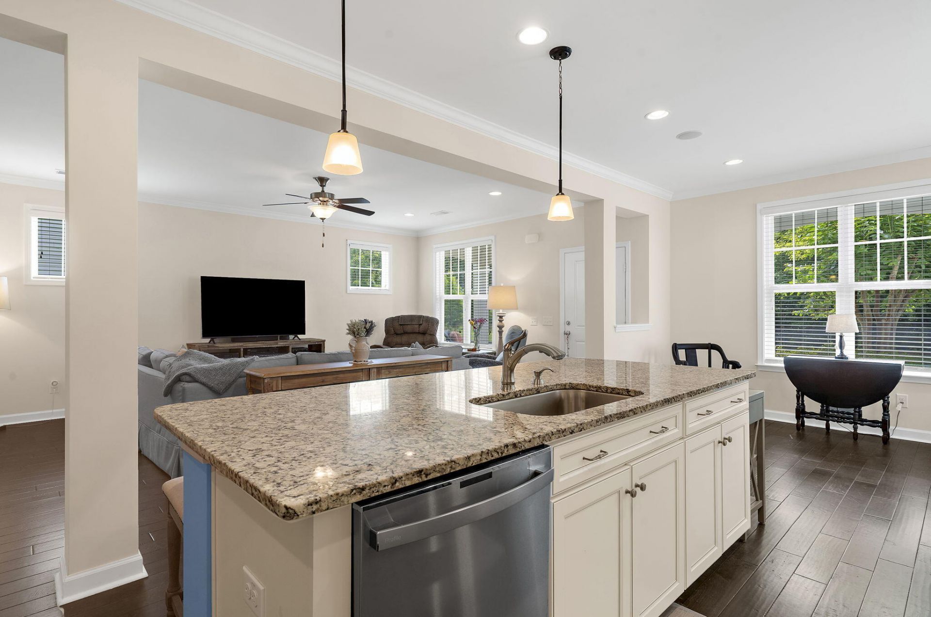 1647 Emmets Road Photo 6