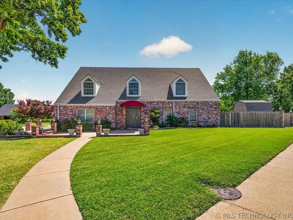 6700 SE Quail Ridge Road , Bartlesville, OK 74006