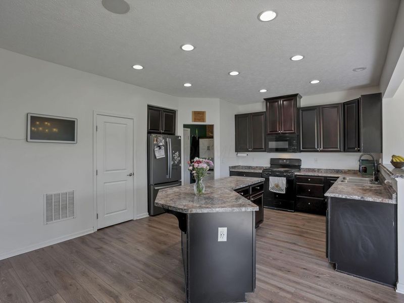 237 Blue Jacket Circle , Pickerington, OH 43147 Photo 13