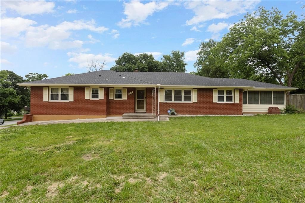 7517 N Central Street, Gladstone, MO 64118 Main Photo