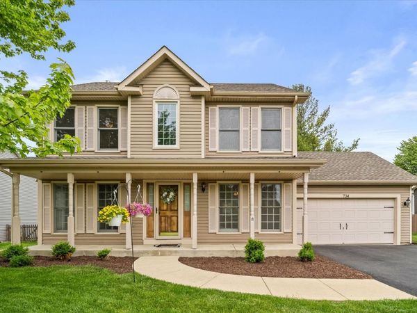 734 Lindsay Circle , North Aurora, IL 60542