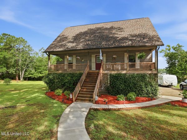 5513 Sioux Drive, Ocean Springs, MS 39564