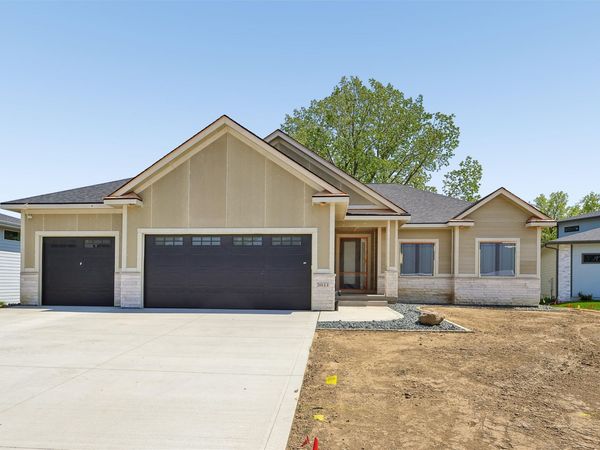 5011 153rd Street, Urbandale, IA 50323