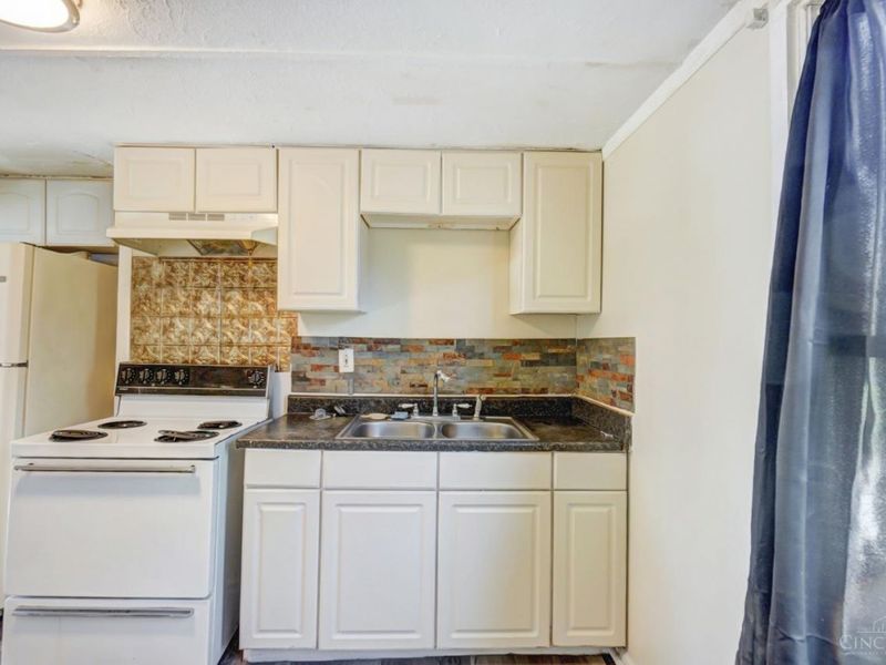 2150 Kensington Drive, Dayton, OH 45406 Photo 9