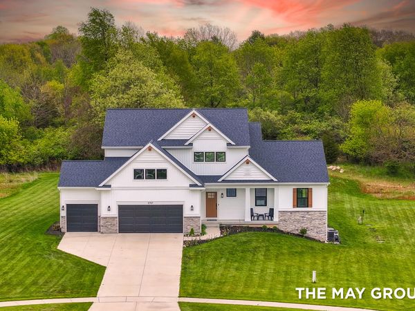 5757 Thornapple Mill Court, Caledonia, MI 49316