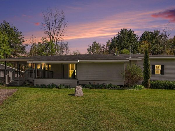 8653 Chain O Lakes Drive, Delton, MI 49046