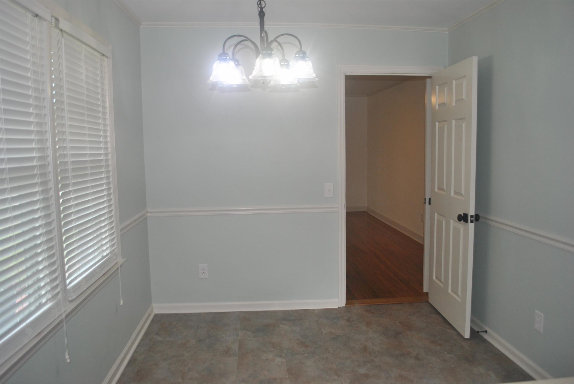 396 Lakewood Ave. Photo 11