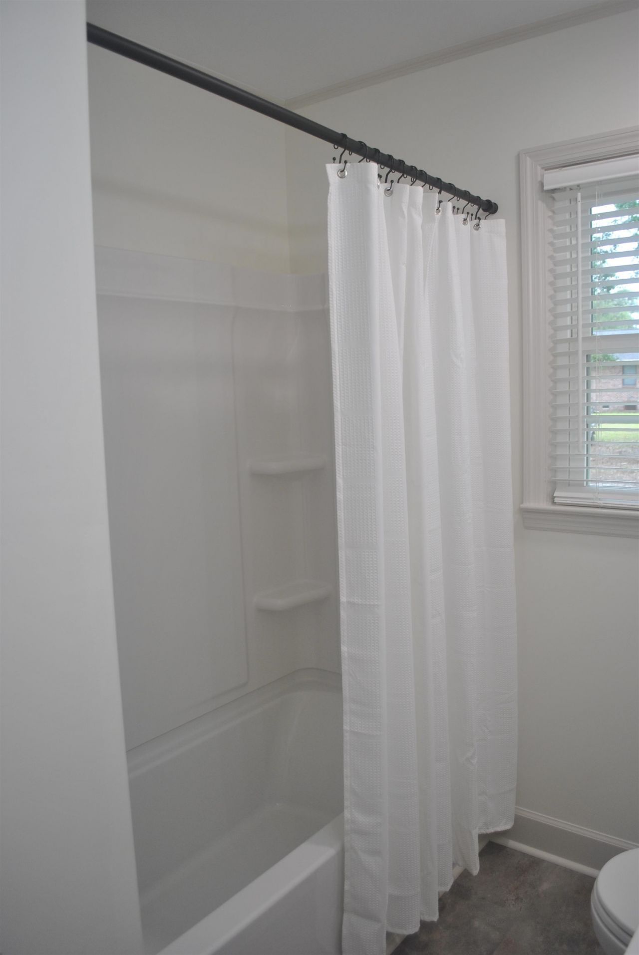 396 Lakewood Ave. Photo 14