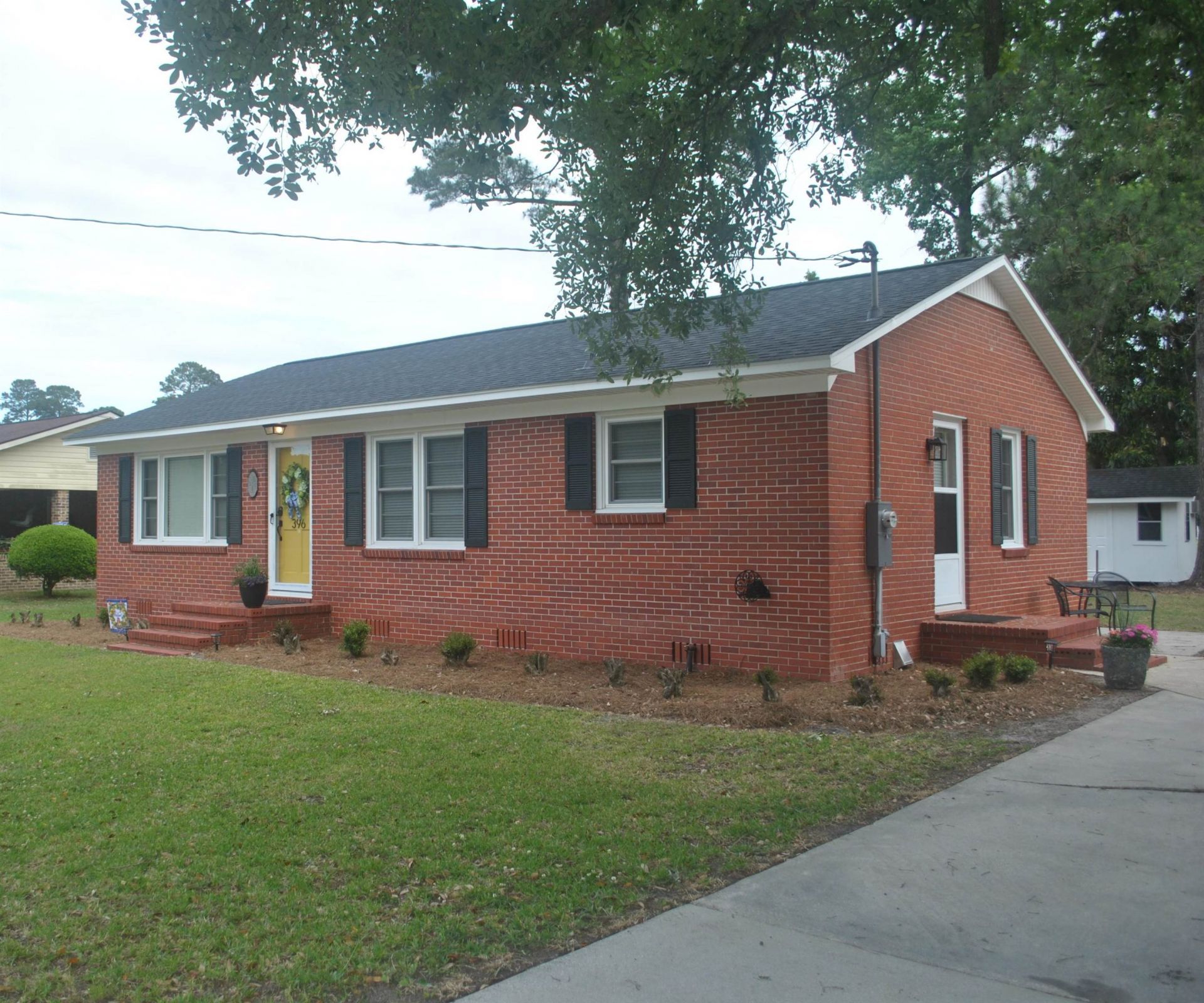 396 Lakewood Ave. Photo 4
