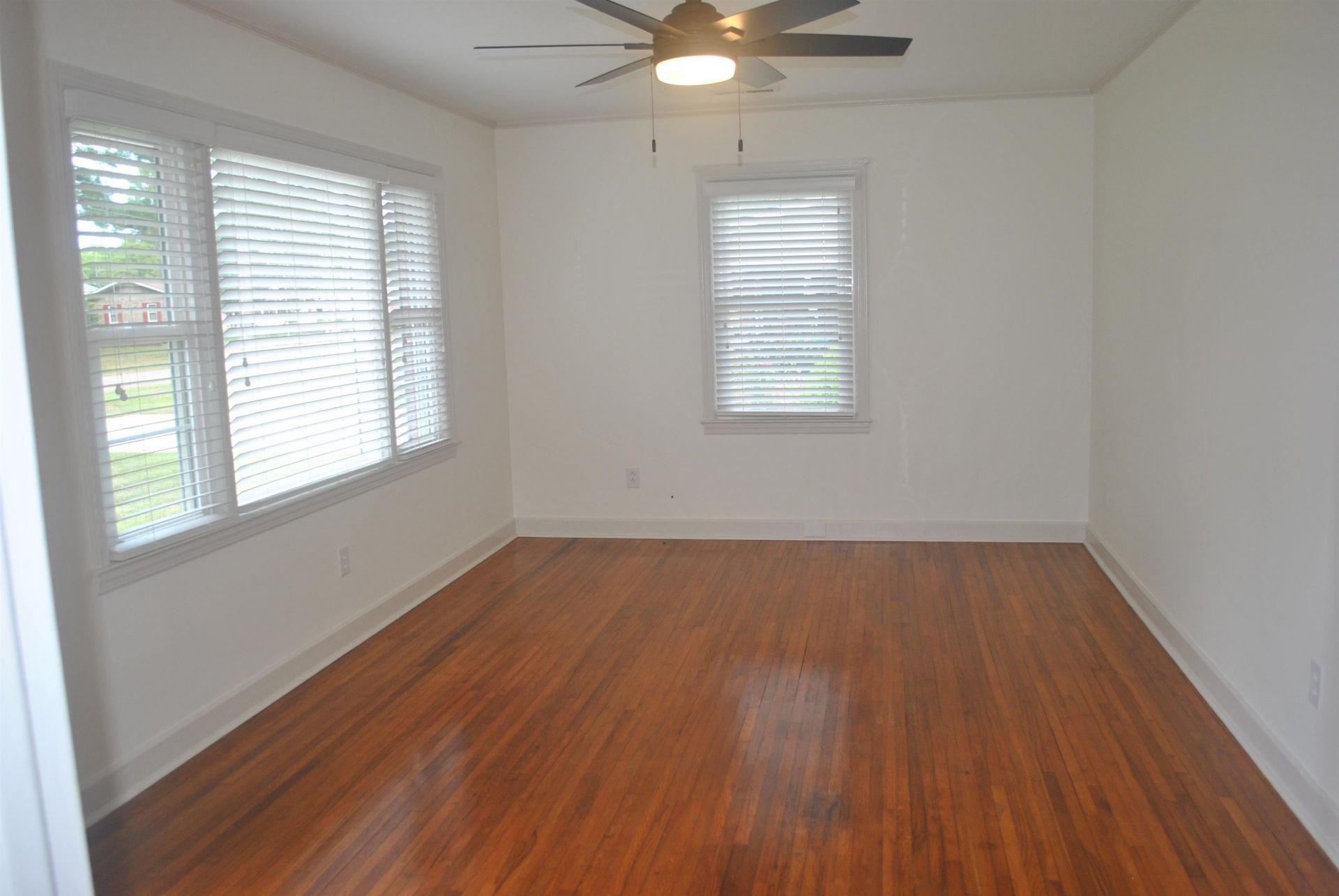 396 Lakewood Ave. Photo 6