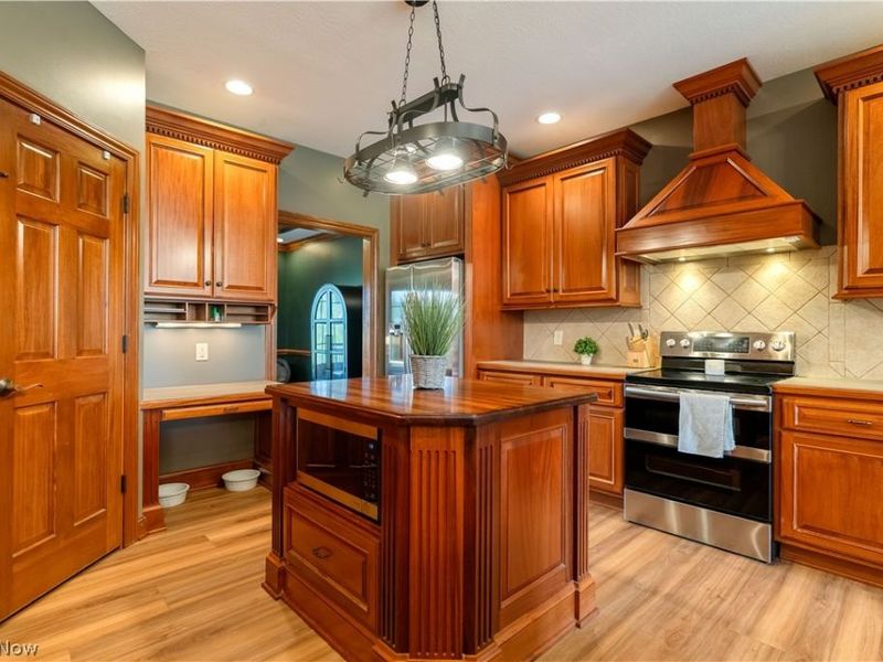 9955 Preston Avenue, Louisville, OH 44641 Photo 10