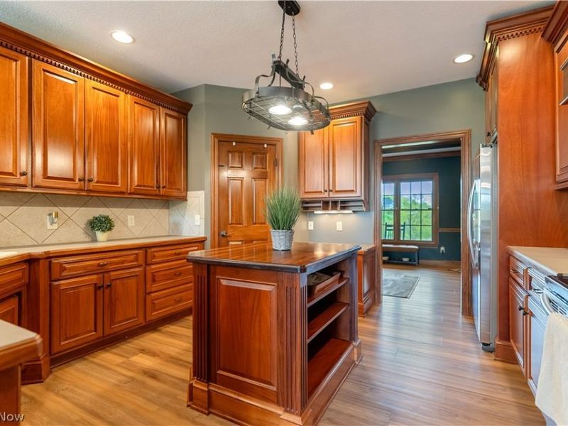 9955 Preston Avenue, Louisville, OH 44641 Photo 11