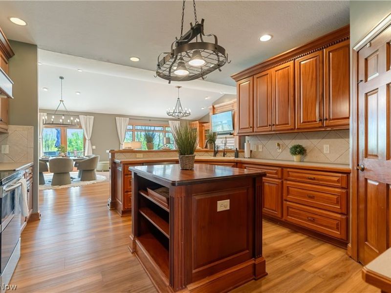 9955 Preston Avenue, Louisville, OH 44641 Photo 12