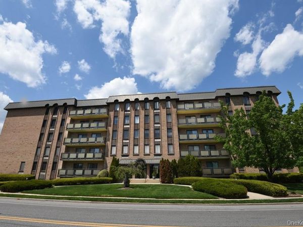 175 Maple Avenue , Unit 4I, Westbury, NY 11590