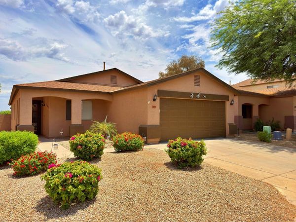 30479 N BAREBACK Trail, San Tan Valley, AZ 85143