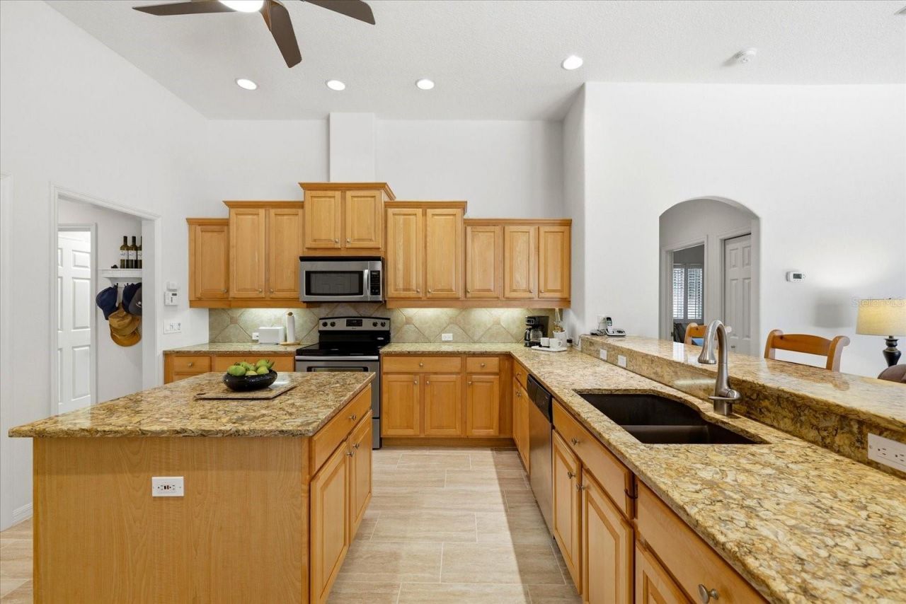 10010 Cherry Hills Avenue Circle, Bradenton, FL 34202 Photo