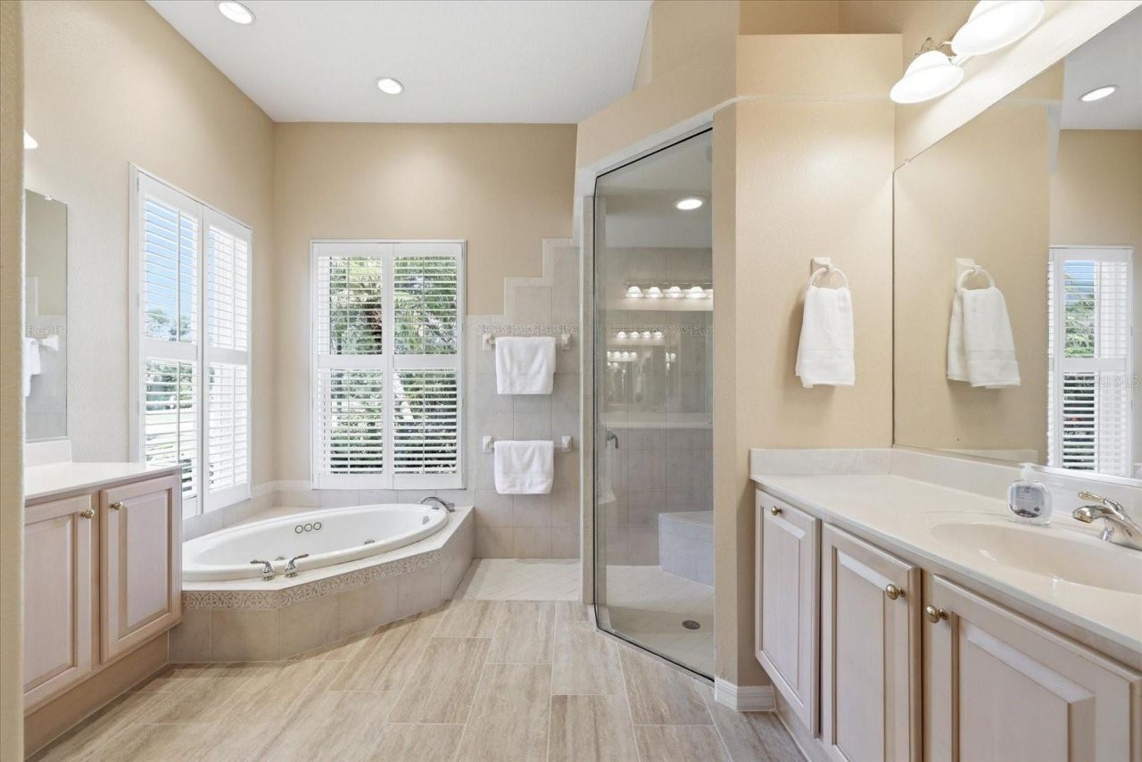 10010 Cherry Hills Avenue Circle, Bradenton, FL 34202 Photo