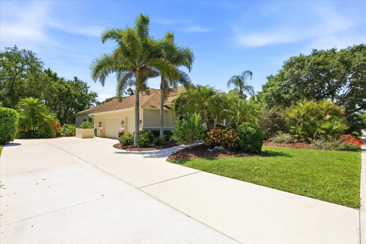 10010 Cherry Hills Avenue Circle, Bradenton, FL 34202 Photo