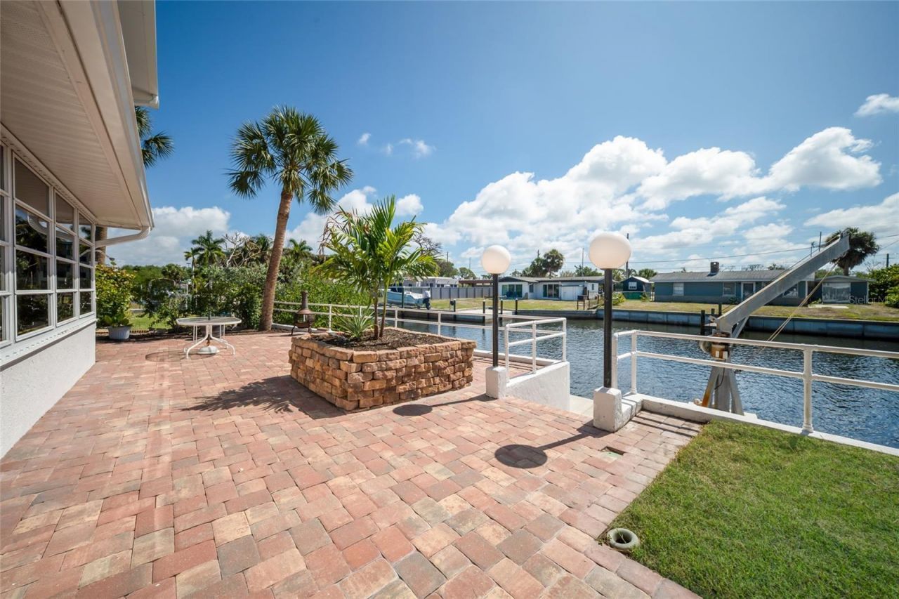 1711 Riverside Drive, Englewood, FL 34223 Photo