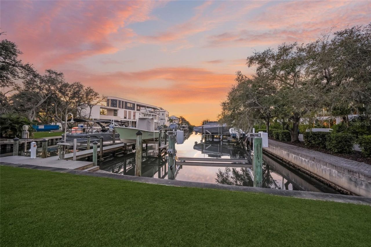 1451 Rebecca Lane, Sarasota, FL 34231 Photo