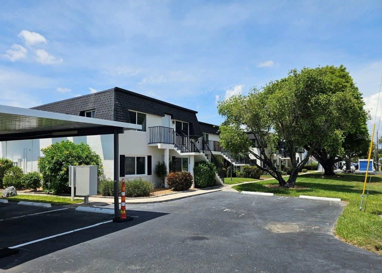 4722 SE 1st Place , Unit 5, Cape Coral, FL 33904 Photo