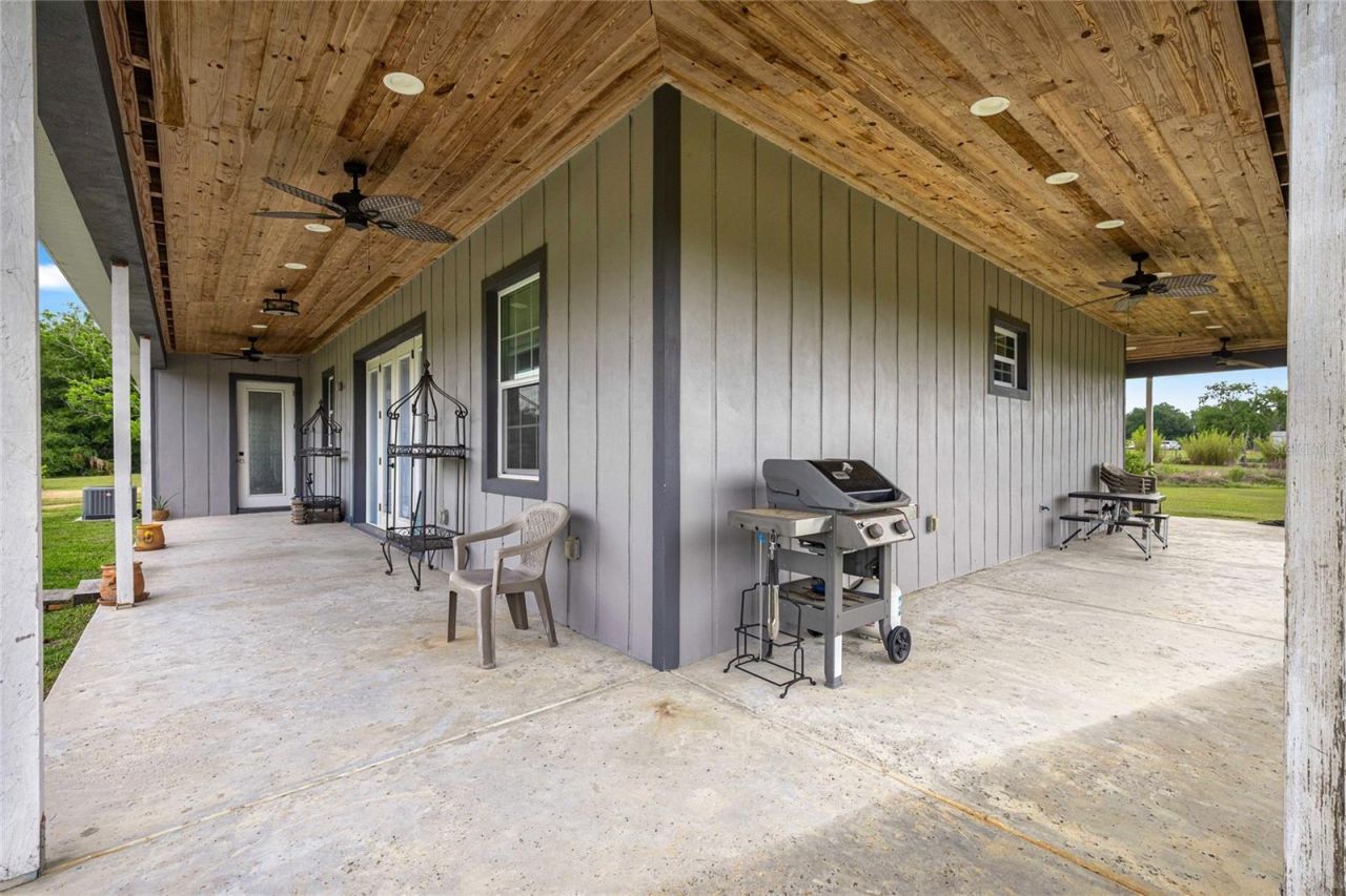 16248 SE Highway 42 , Weirsdale, FL 32195 Photo