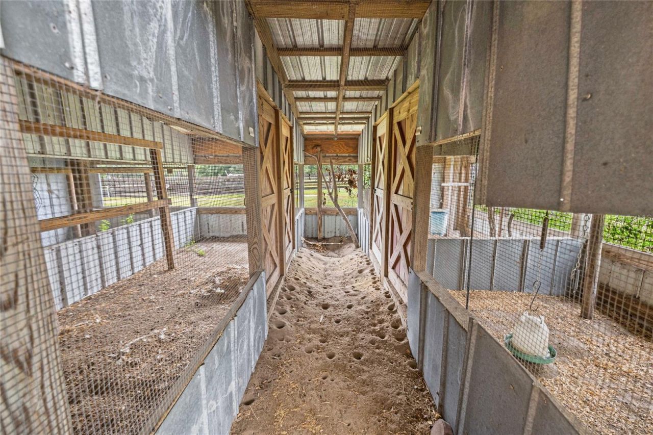 16248 SE Highway 42 , Weirsdale, FL 32195 Photo