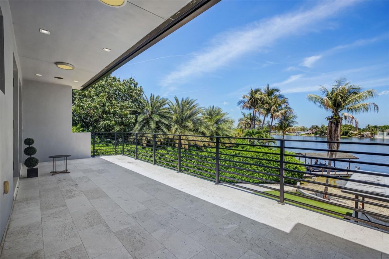 18101 NW 85th Avenue, Hialeah, FL 33015 Photo