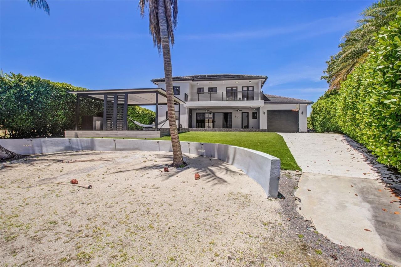 18101 NW 85th Avenue, Hialeah, FL 33015 Photo