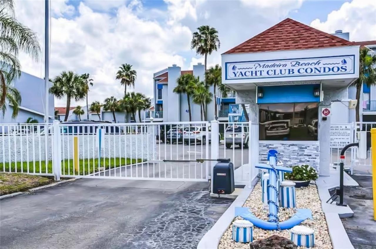 315 Medallion Boulevard, Unit F, Madeira Beach, FL 33708 Photo