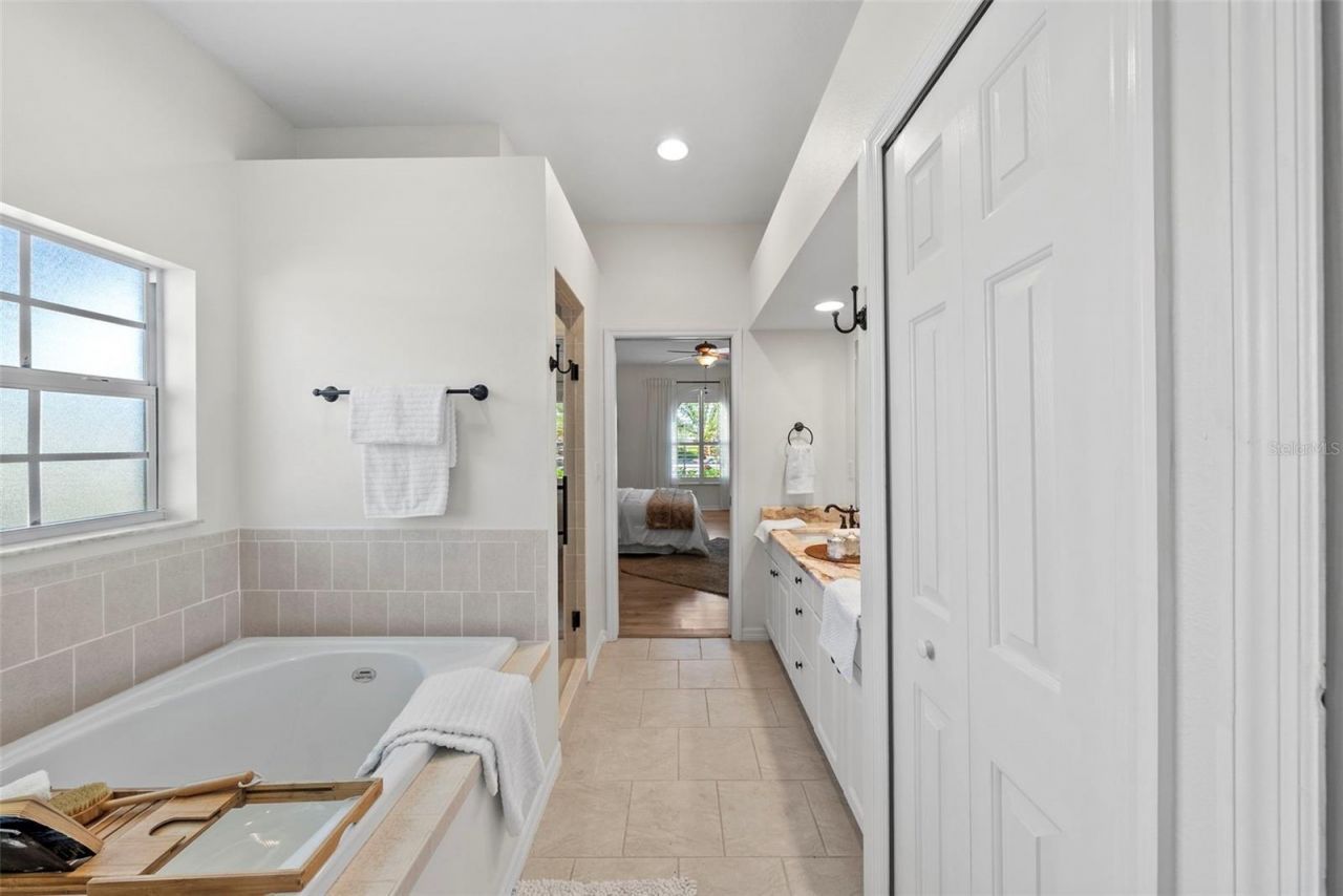 350 47th Avenue N, Saint Petersburg, FL 33703 Photo