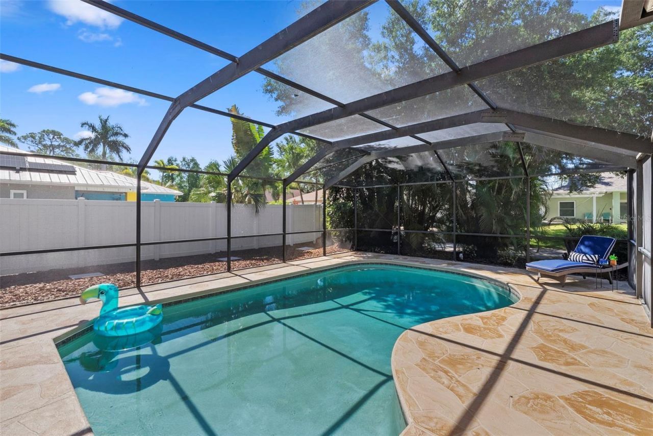350 47th Avenue N, Saint Petersburg, FL 33703 Photo