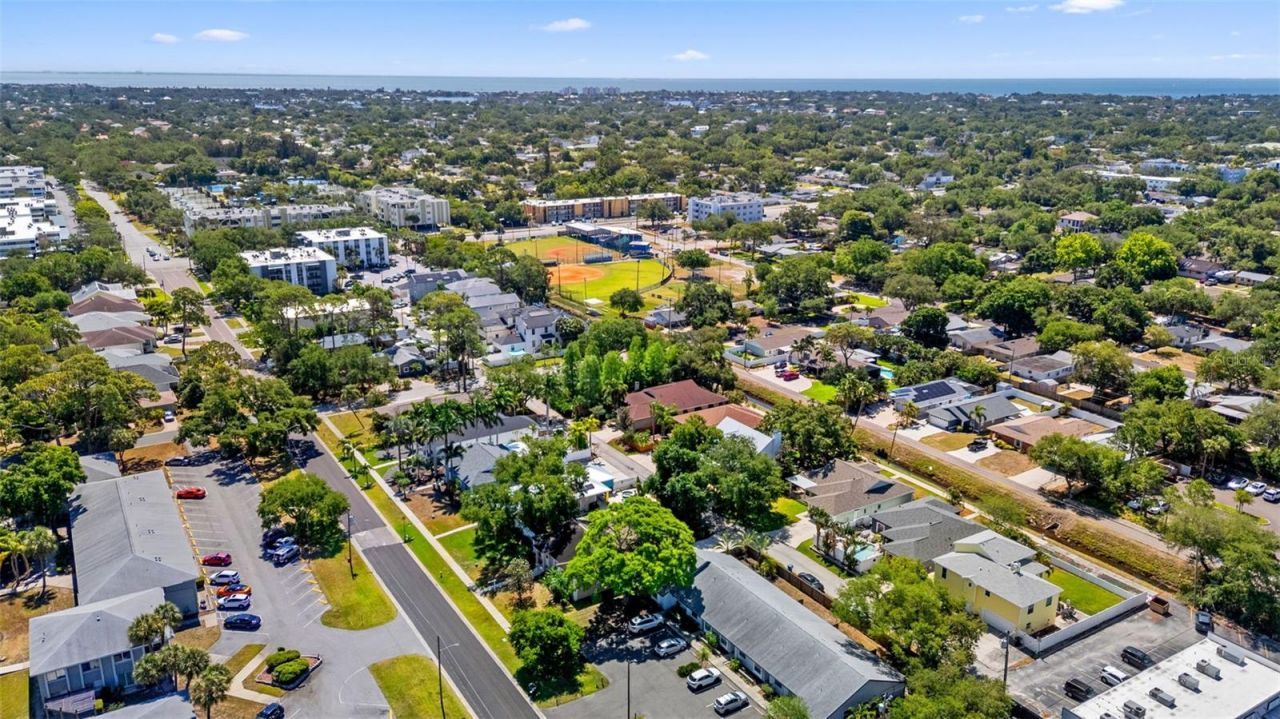 350 47th Avenue N, Saint Petersburg, FL 33703 Photo