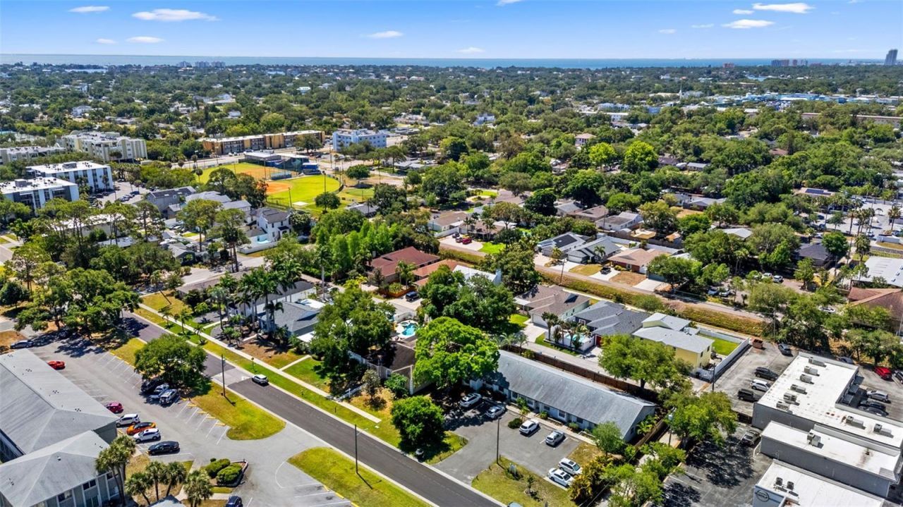 350 47th Avenue N, Saint Petersburg, FL 33703 Photo