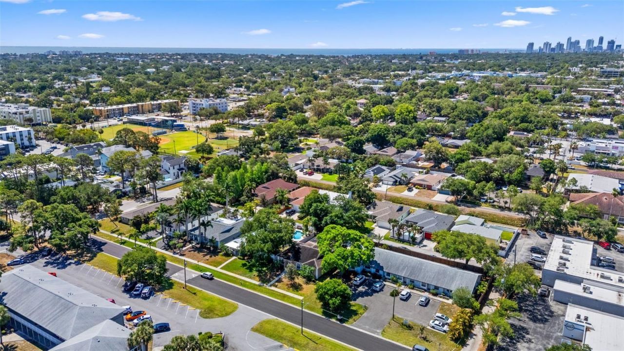 350 47th Avenue N, Saint Petersburg, FL 33703 Photo