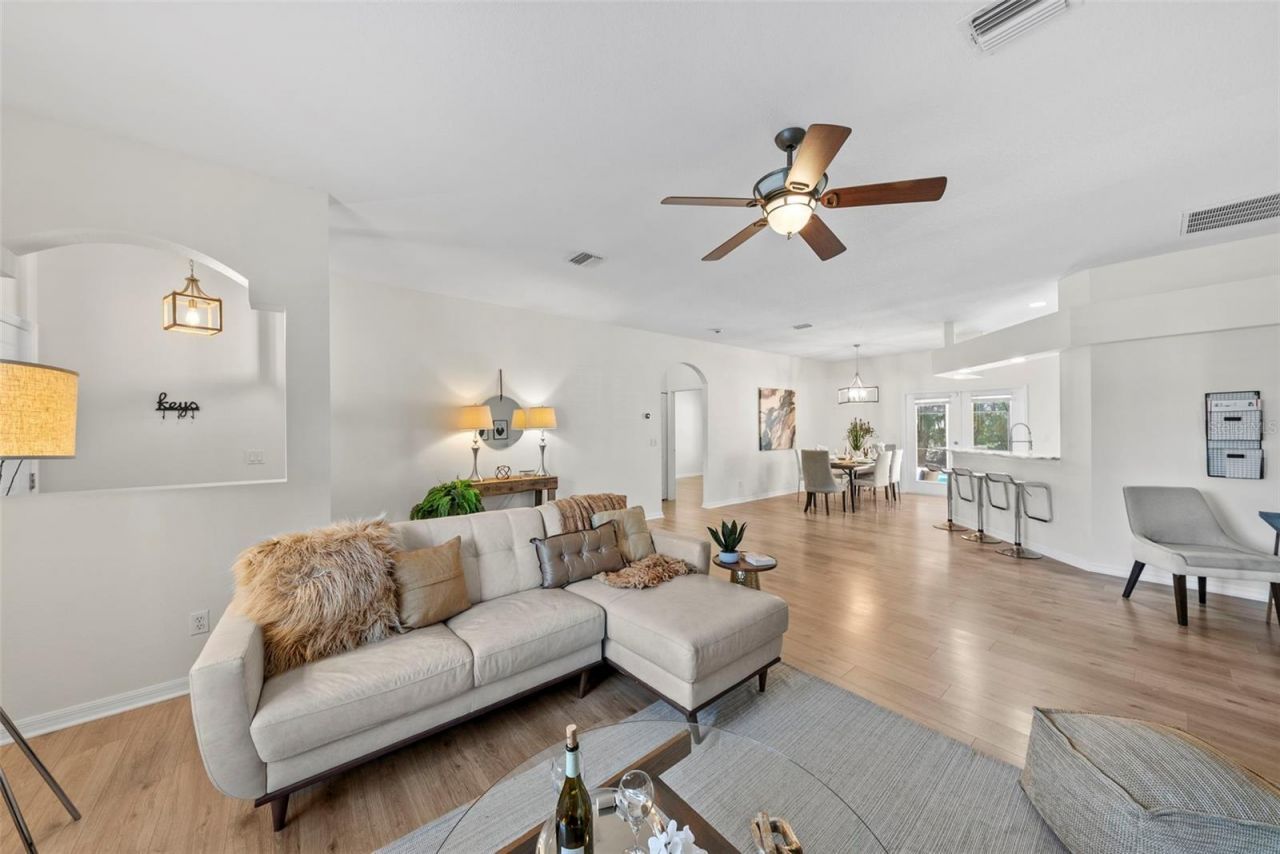 350 47th Avenue N, Saint Petersburg, FL 33703 Photo