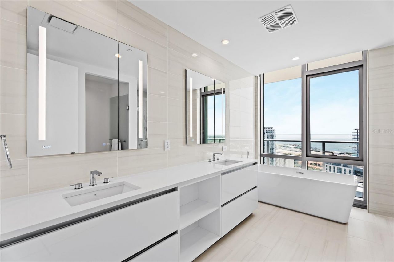 400 Central Avenue, Unit 3107, Saint Petersburg, FL 33701 Photo