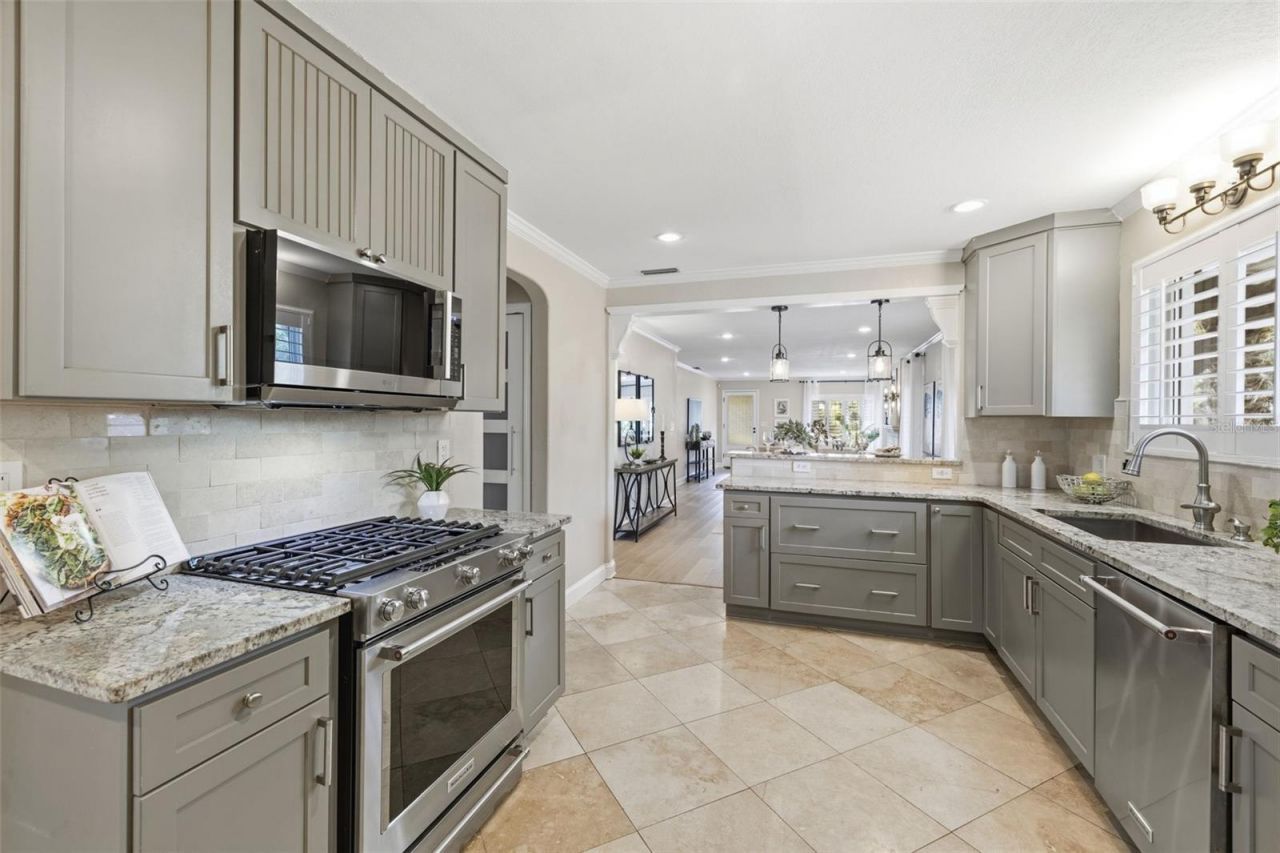 101 26th Avenue Ne, Saint Petersburg, FL 33704 Photo