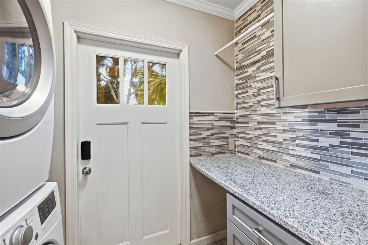 101 26th Avenue Ne, Saint Petersburg, FL 33704 Photo
