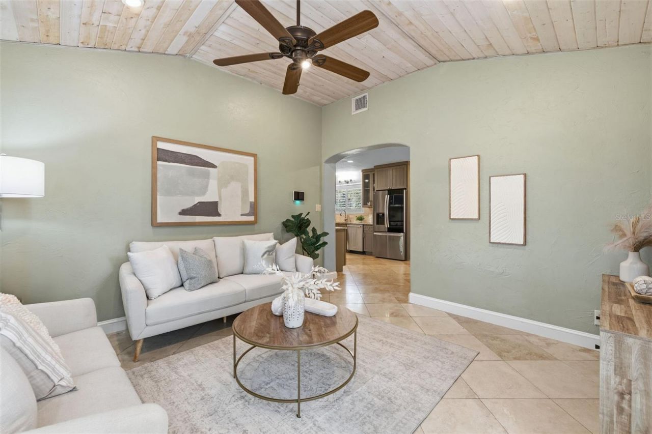 101 26th Avenue Ne, Saint Petersburg, FL 33704 Photo