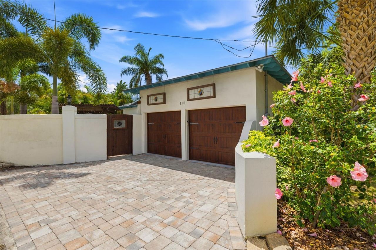 101 26th Avenue Ne, Saint Petersburg, FL 33704 Photo