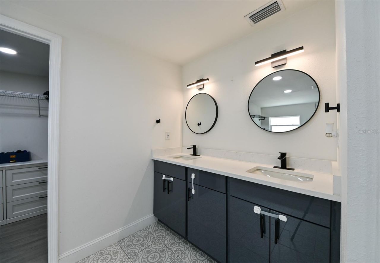 4114 W Olive Street, Tampa, FL 33616 Photo